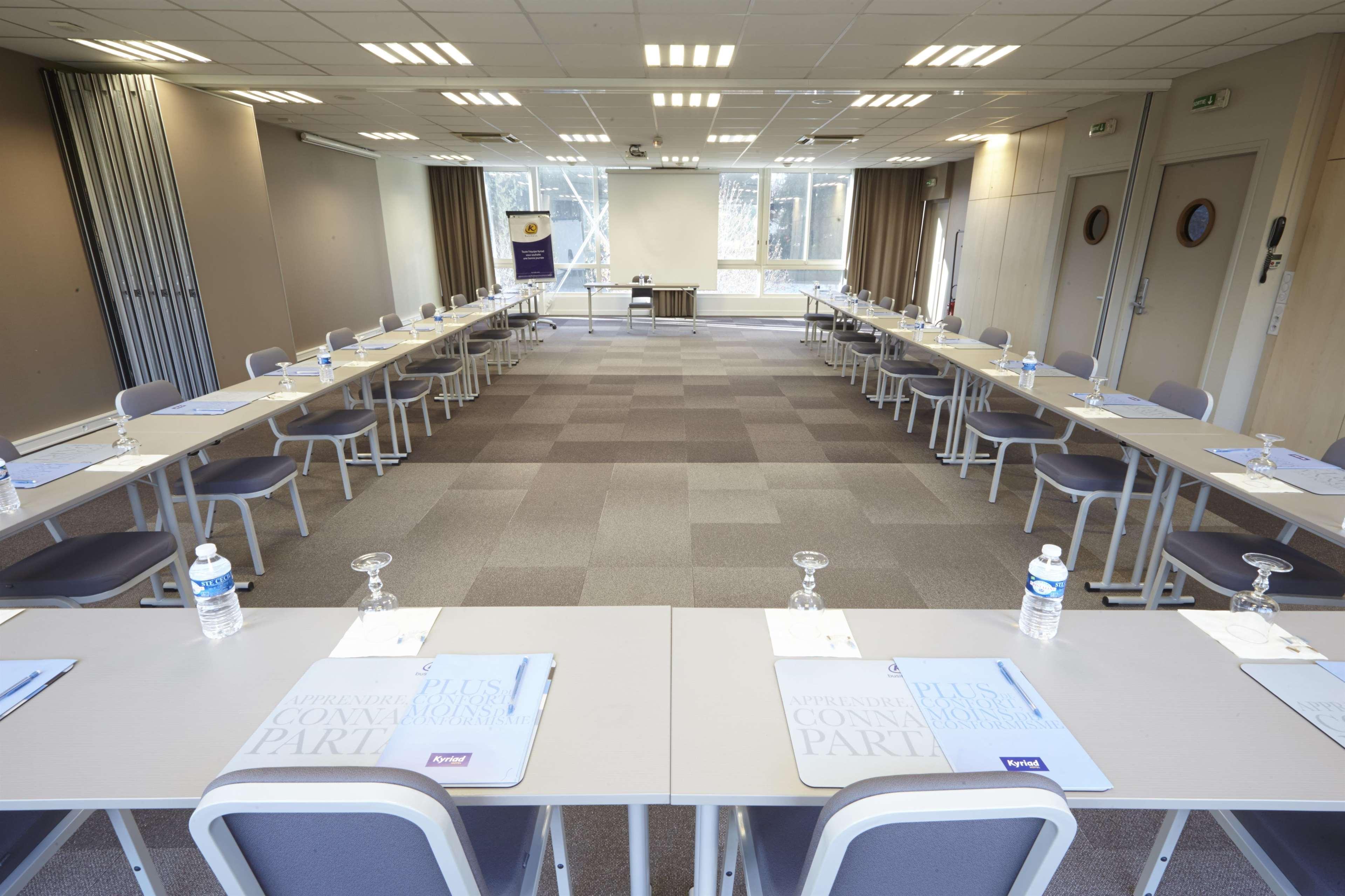Hotel Kyriad Grenoble-voiron Chartreuse-centr'alp 3*