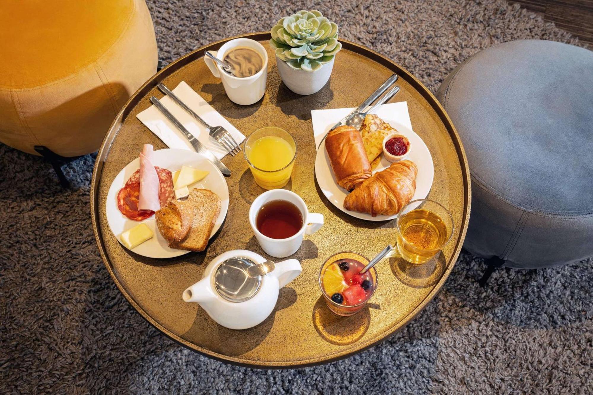 Kyriad Grenoble-voiron Chartreuse-centr'alp Hotel